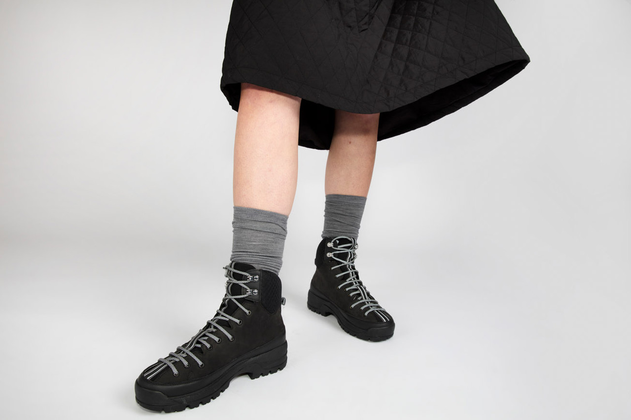 Sneaker 71 Womens Boots in Black on Vibram Sole Grenson