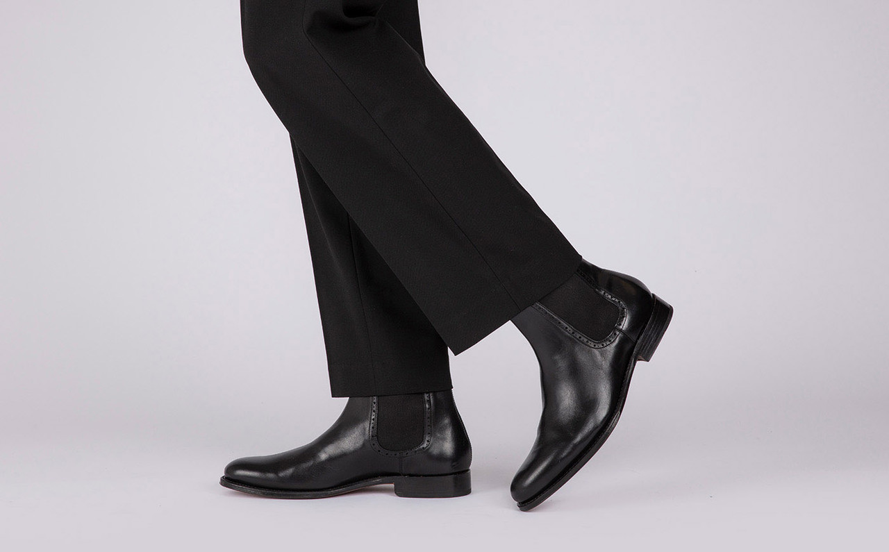 Howard Mens Chelsea Boots in Black Leather Grenson