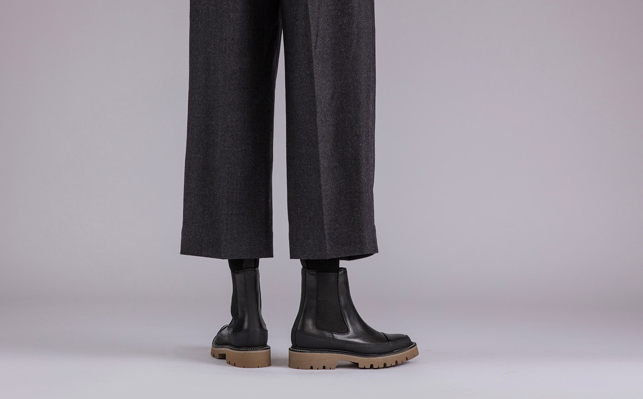 Carina Womens Chelsea Boots in Black Leather Grenson