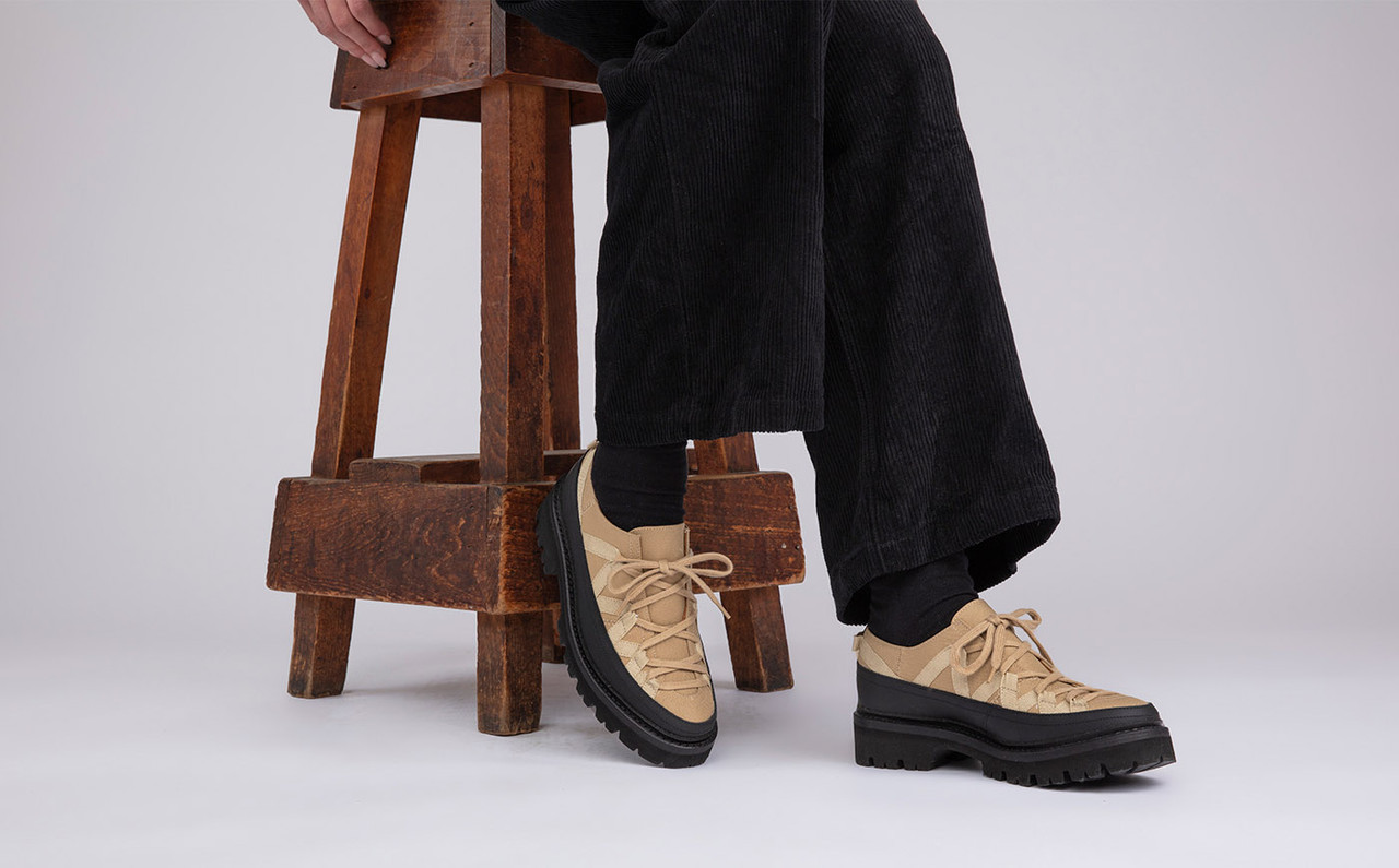 Beige canvas 2024 shoes
