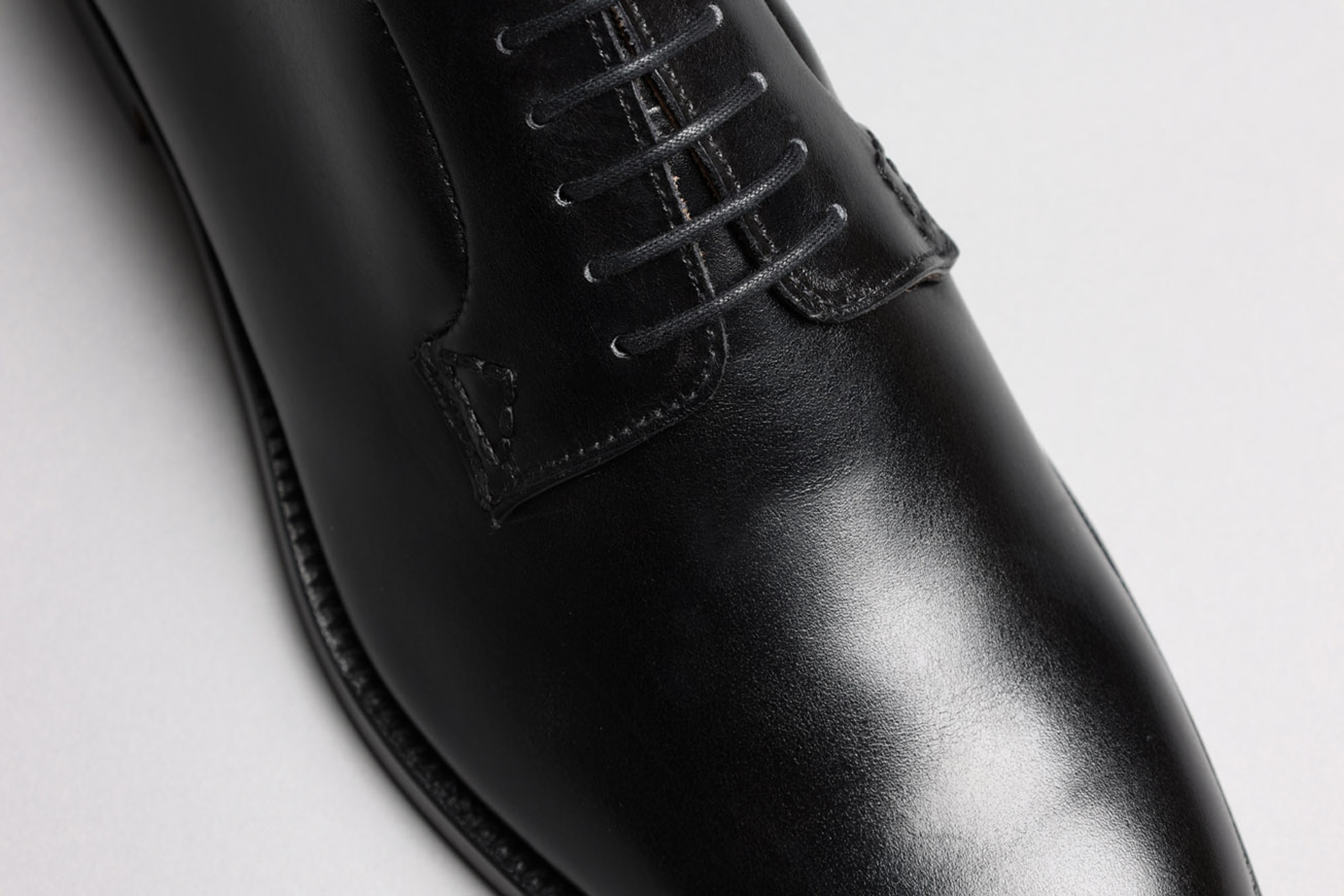 Winchester | Formal Shoes for Men in Black Wholecut | Grenson