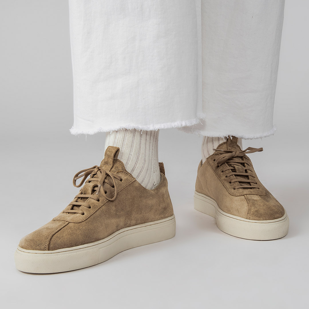 WOMEN's SNEAKERS