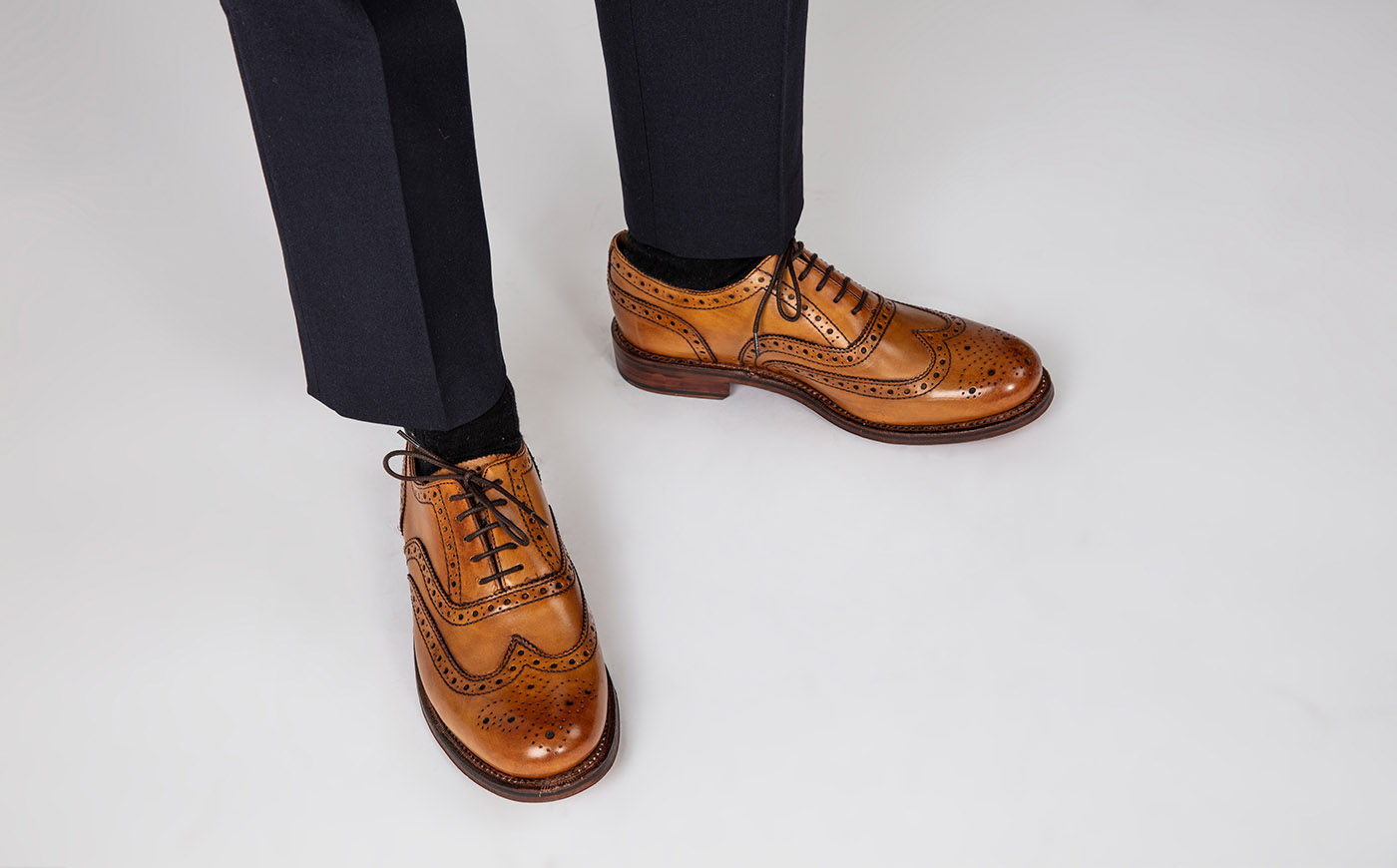 Mens Oxford Brogue in Tan Calf Leather 