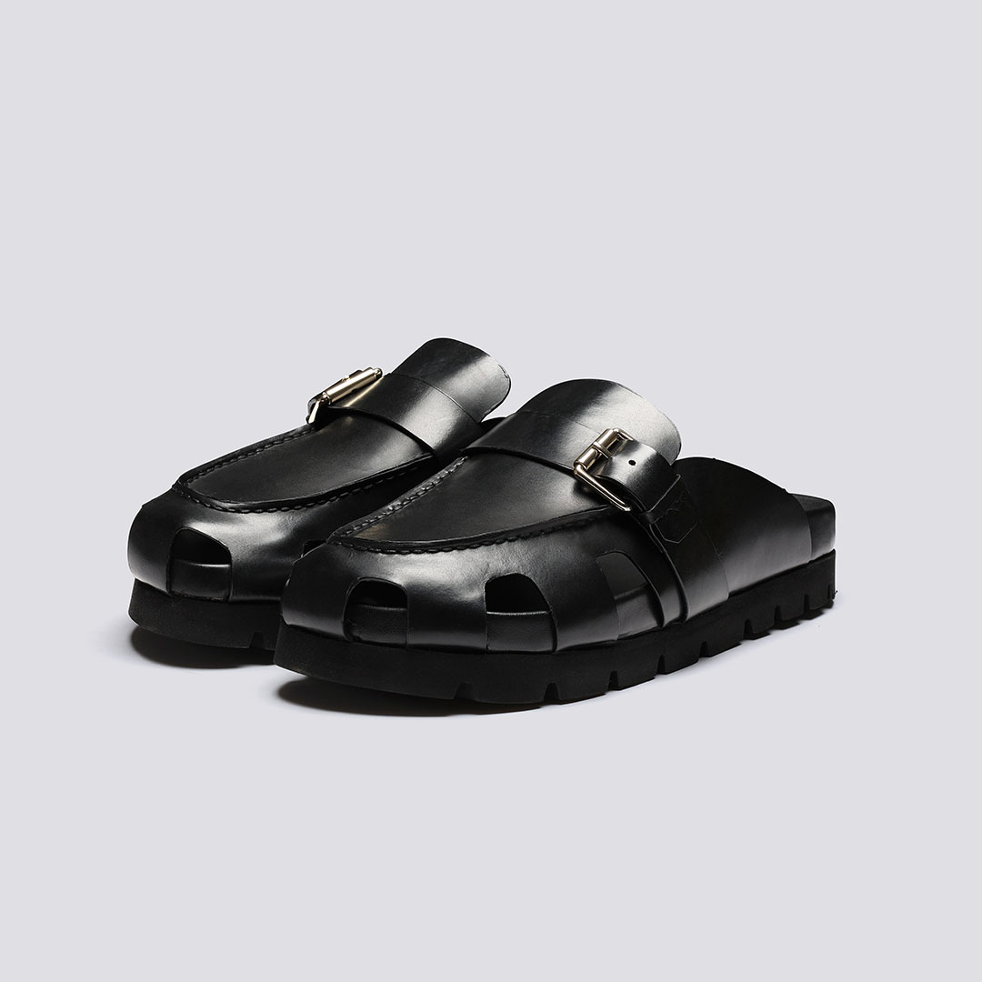 Dale | Clogs for Men in Black Leather with Rubber Sole | Grenson