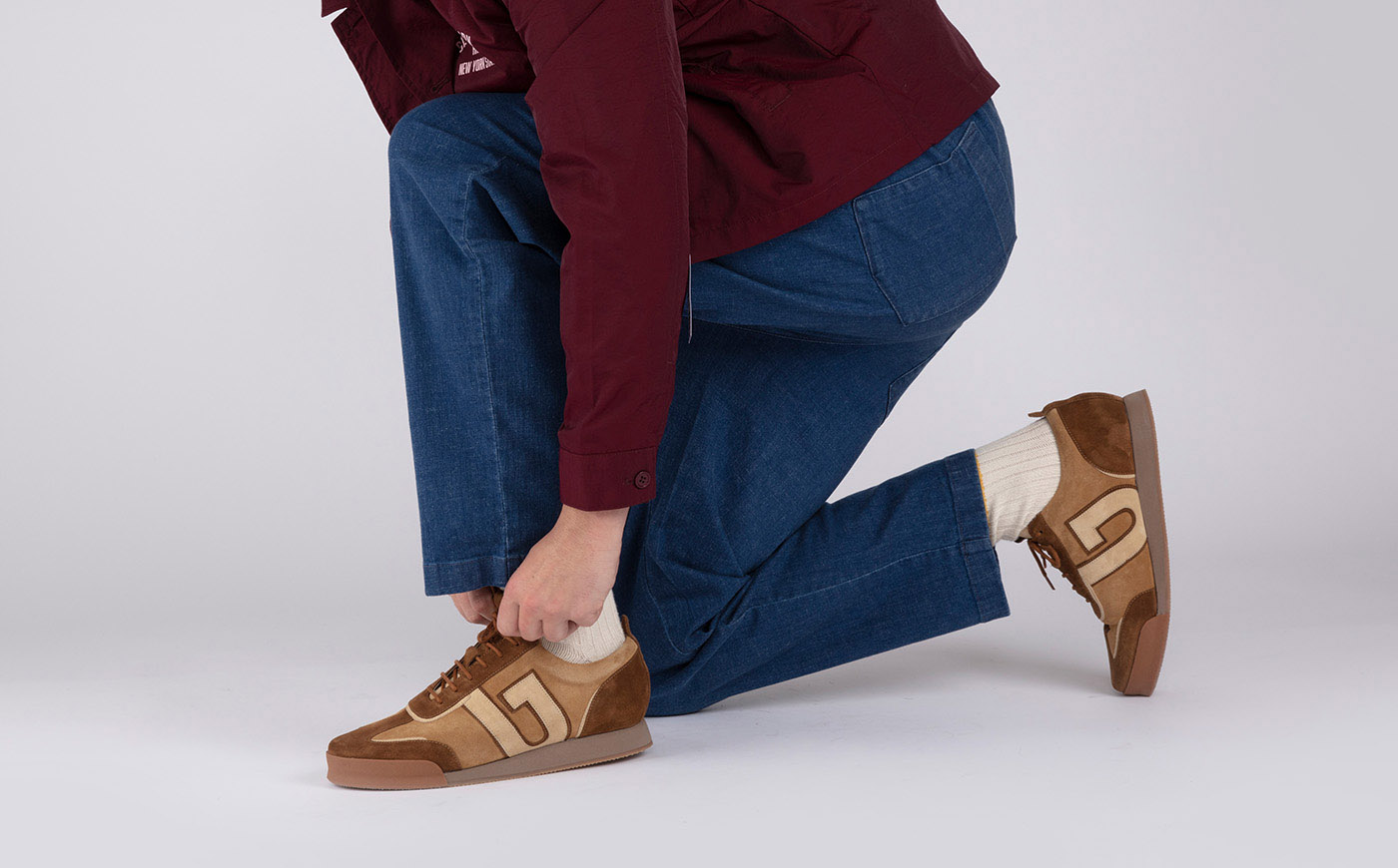 Beige discount mens sneakers