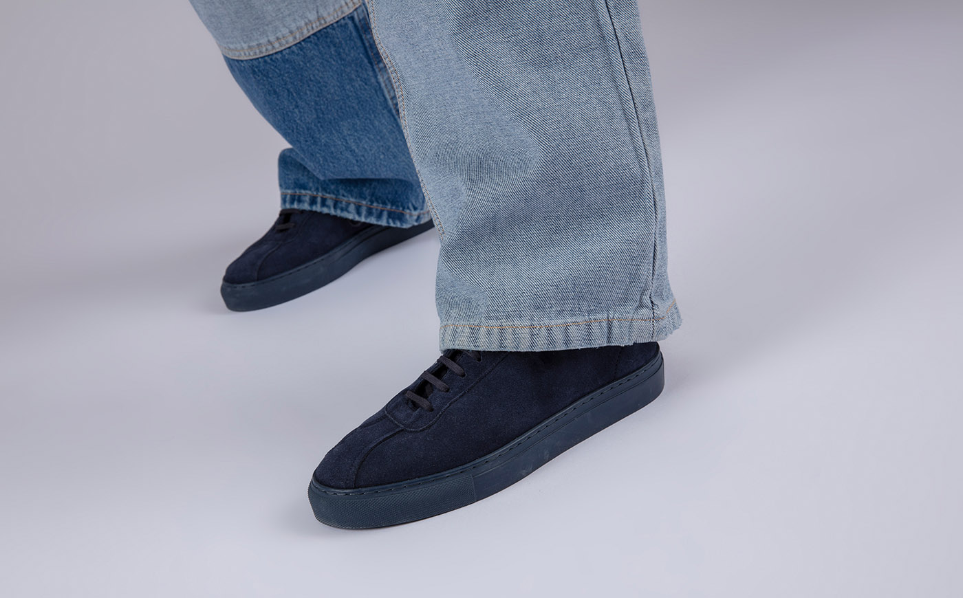 Sneaker 1 U Womens Sneakers in Navy Suede Grenson